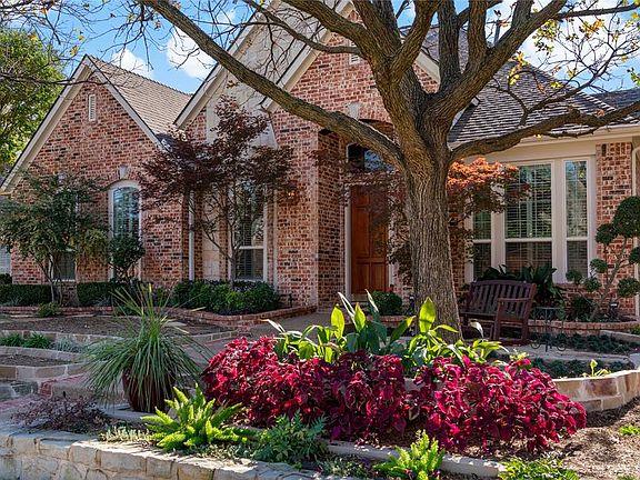 2nd image of 510 Yaupon Dr