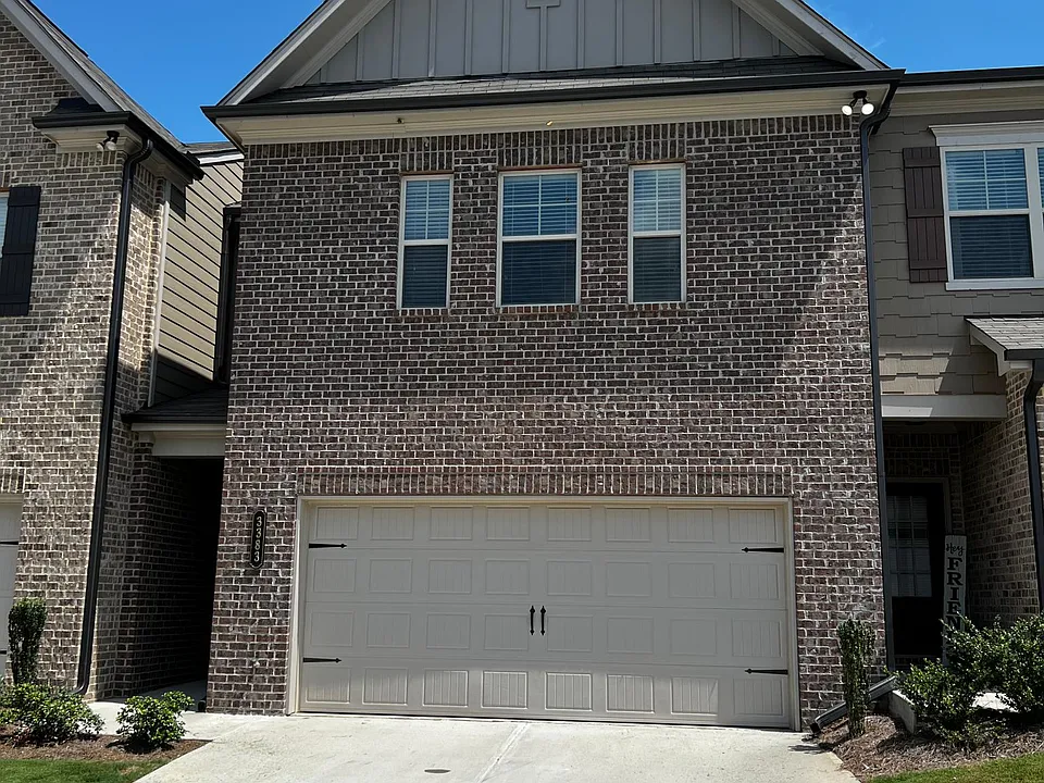 3383 Pearl Ridge Way