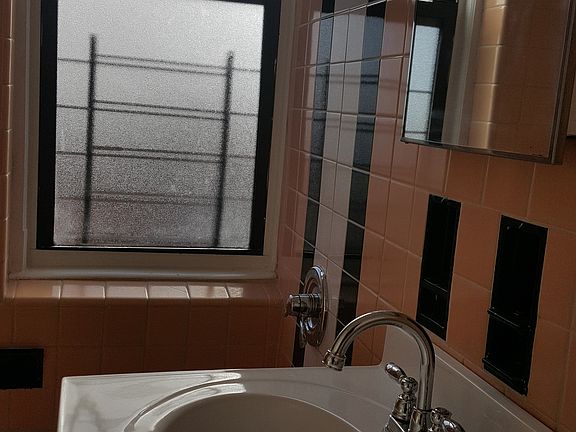 4th image of 215 Martense St APT 4D