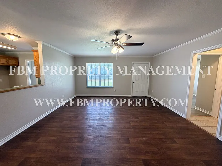 1219 S Mulberry St — Photo 3