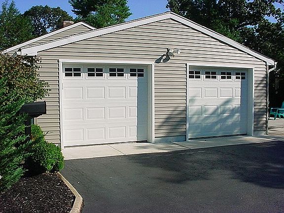 attached 2 car garage
