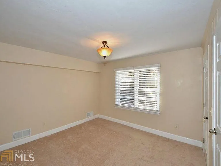 1019 Crane Rd NE — Photo 19