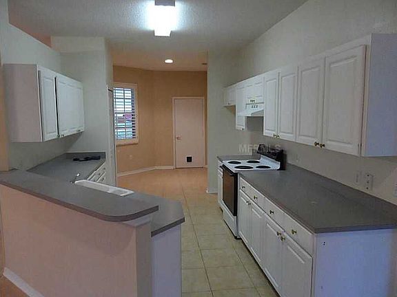 5th image of 6565 Fox Crest Ln