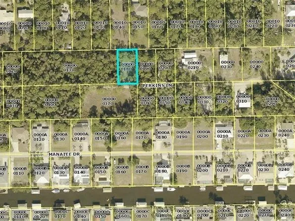 3616 Perkins Ln, Saint James City, FL 33956
