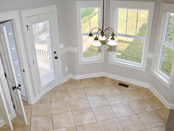 4th image of 7266 Klingler Ln