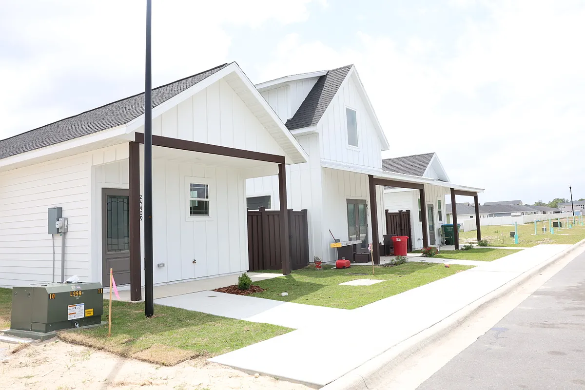 Building Photo - 24409 SW 16th Ln #339