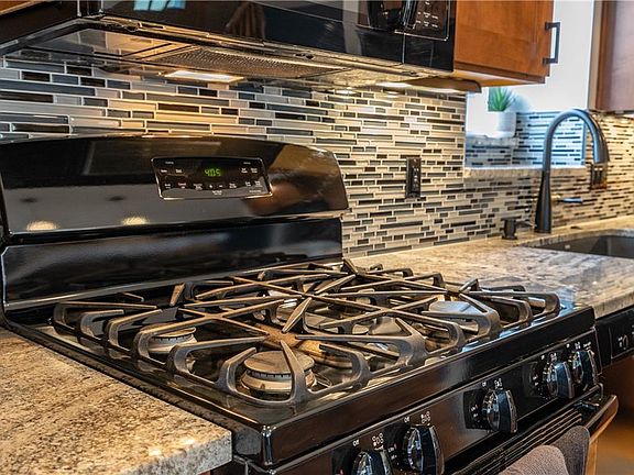 5th image of 495 Meadow Wood Cir