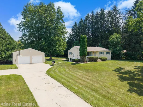 5067 Walker Rd, Davison, MI 48423