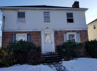 322 Auburn St, Cranston, RI 02910