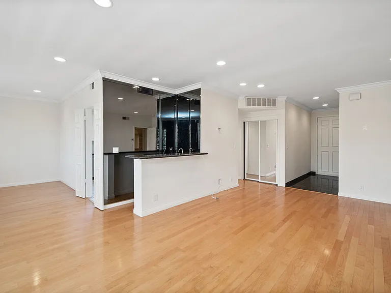 200 N Almont Dr #302 — Photo 8