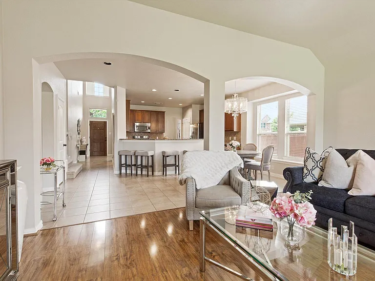 8720 Devonshire Dr — Photo 17