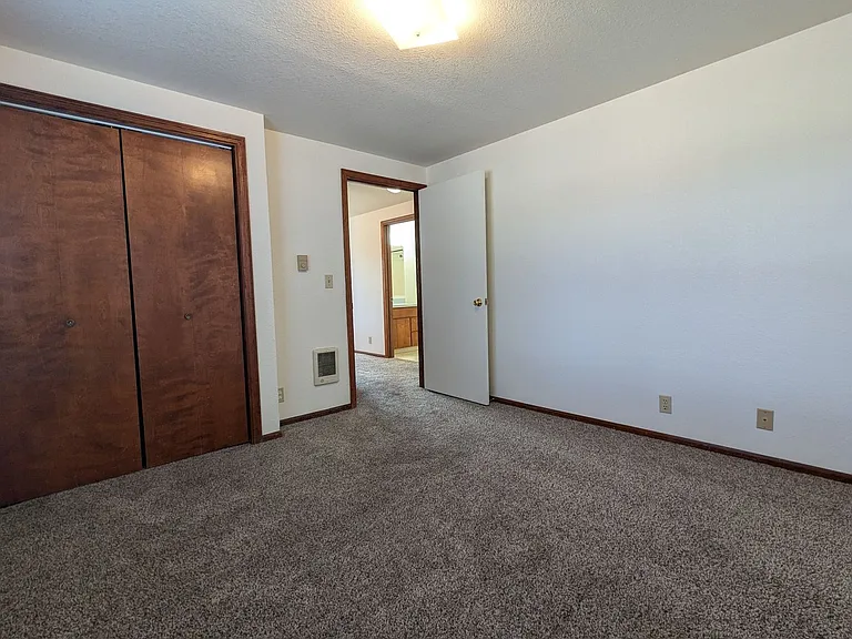 1217 R St #5 — Photo 14