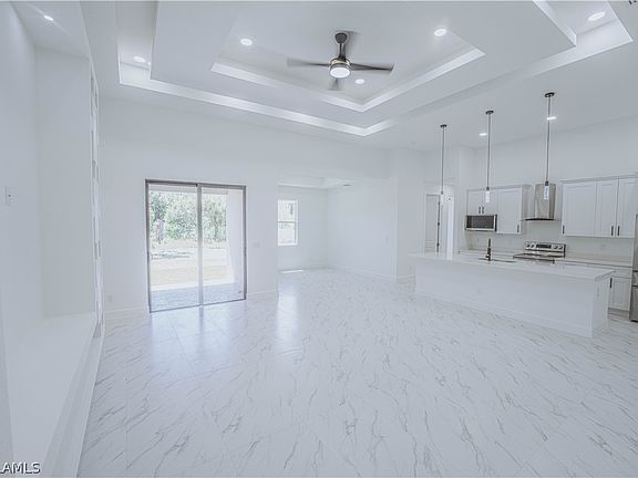 5th image of 1405 Henry Ave
