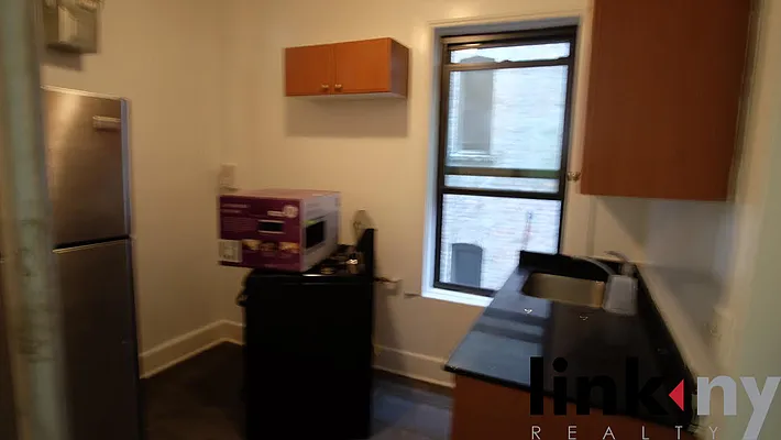 Rented by Link NY Realty | media 7