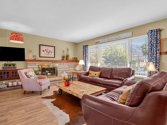 4th image of 3157 E Del Mar Dr