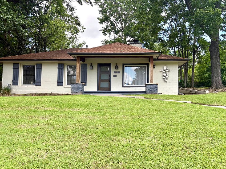 1st image of 1251 E 31st Ct