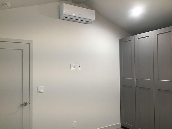 4th image of 2110 Monterey Ave