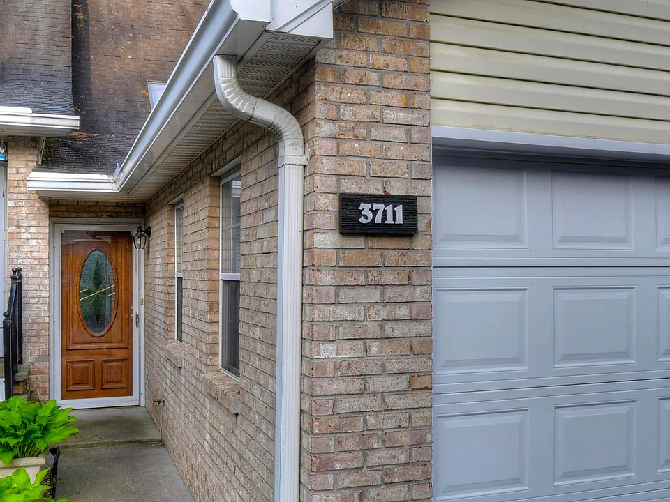 3711 Apple Grove Cir