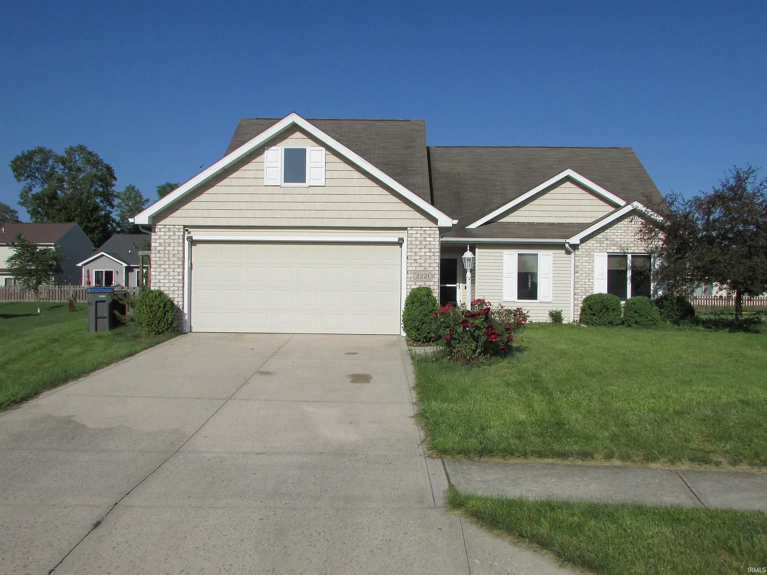 2221 Heather Ct photo 1