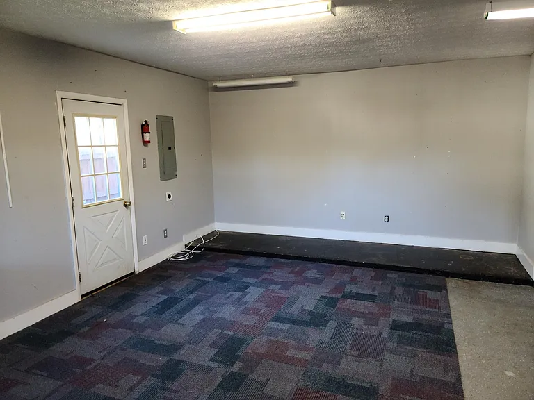 106 Sagamore Ln — Photo 27