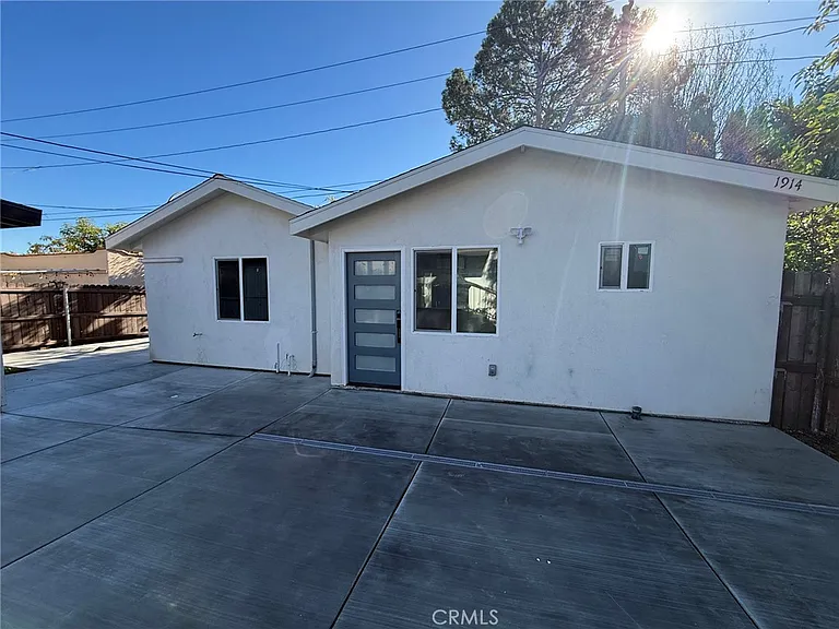 1914 Wagner St #1914 — Photo 2