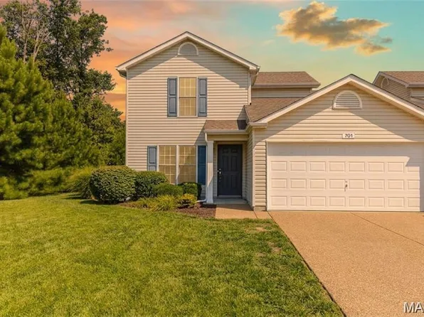 701 College Park Dr, Wentzville, MO 63385