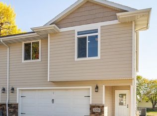 3206 S Elmwood Ave, Sioux Falls, SD 57105