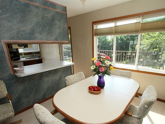 4th image of 3217 Center Lake Dr