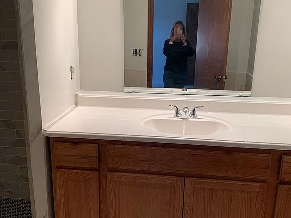 5th image of 2716 Silvertree Dr