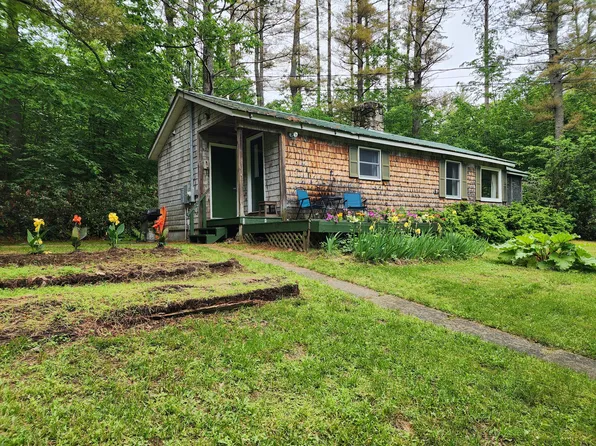 18 Emmons Road, Livermore, ME 04253