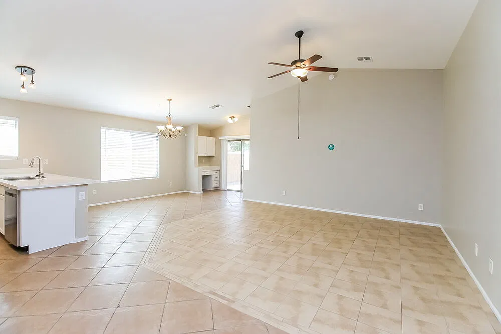 4 bed, 2.0 bath, 1683 sqft, $1,995 — Photo 3