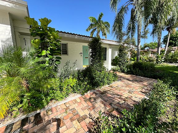 2nd image of 270 NW 3rd Ct