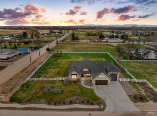 10031 Riverbend Pl, Middleton, ID 83644