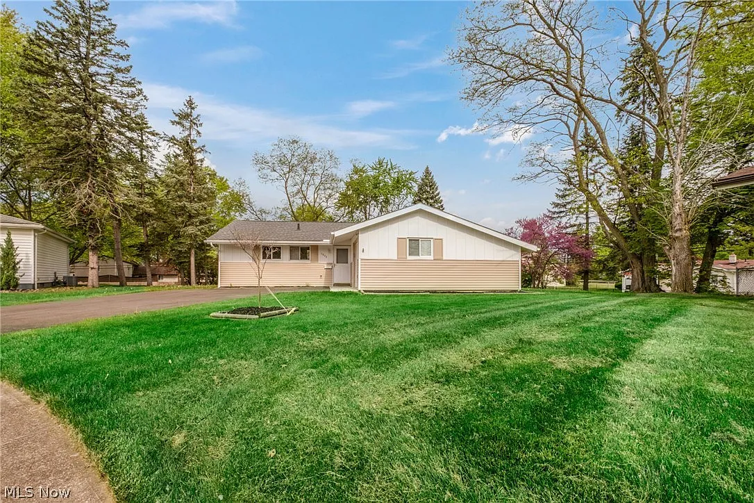 5828 Randy Rd photo 1