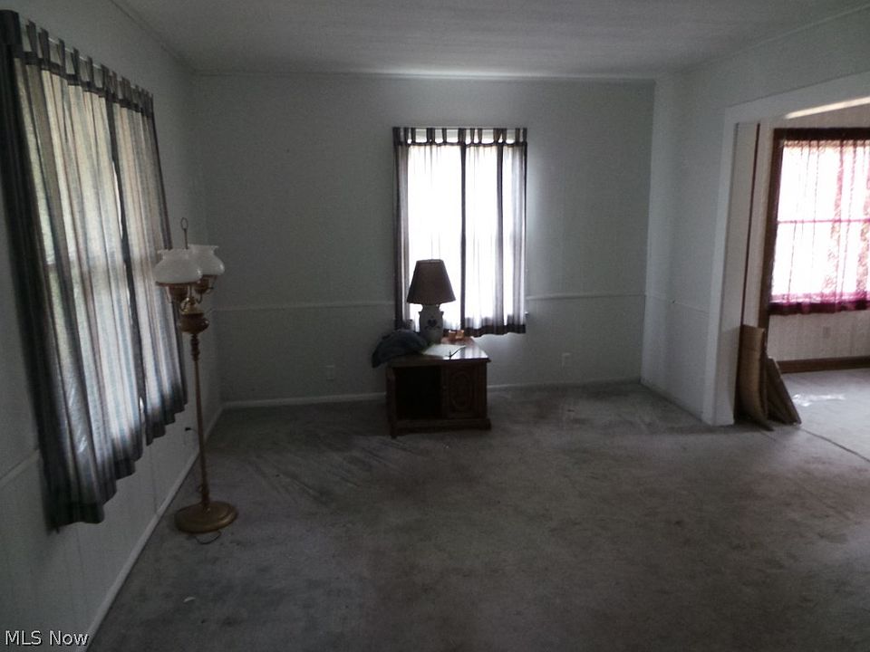 2nd image of 218 Lincoln Ave
