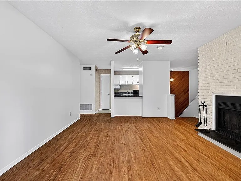 903 Cumberland Ct SE — Photo 7