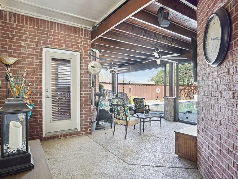 Fabulous covered patio