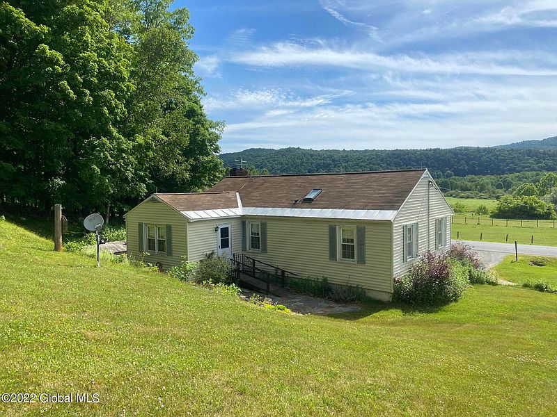 5th image of 835 Turnpike Rd Road