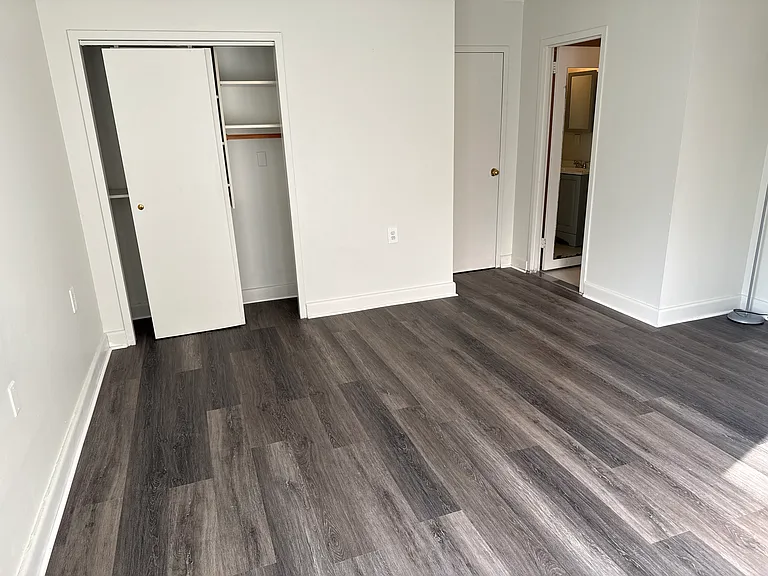 60 Strawberry Hill Ave #418 — Photo 10