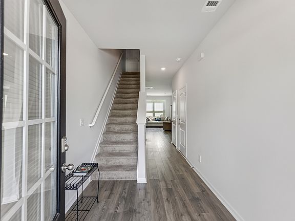 3rd image of 257 Hazel Ln