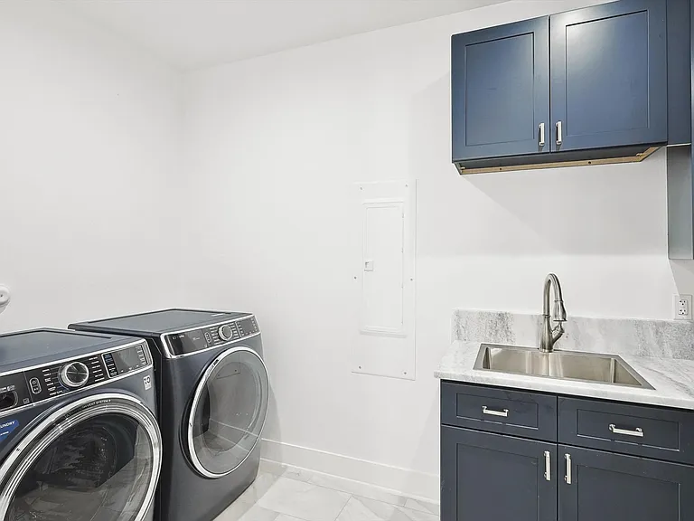 767 W Main St #205 — Photo 23