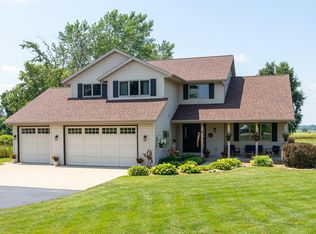 4001 Marquart Ln, Omro, WI 54963