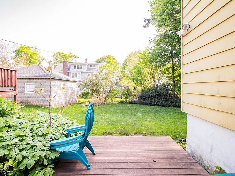 238 May St — Photo 22