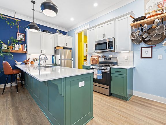 5th image of 1033 S Beebalm Ave