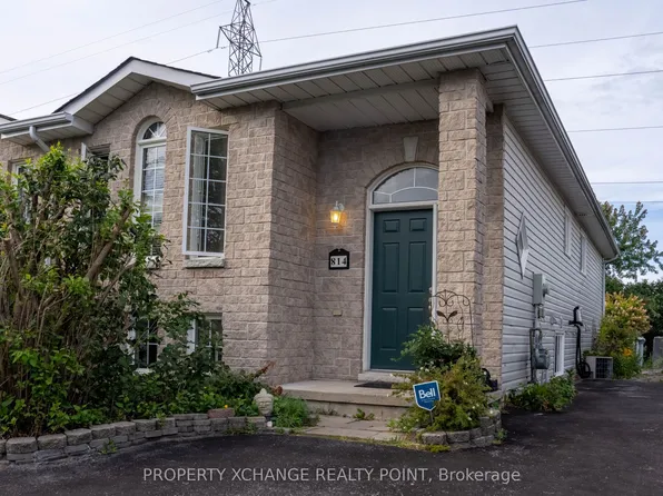 814 Peachwood St, Kingston, ON K7P 3G6