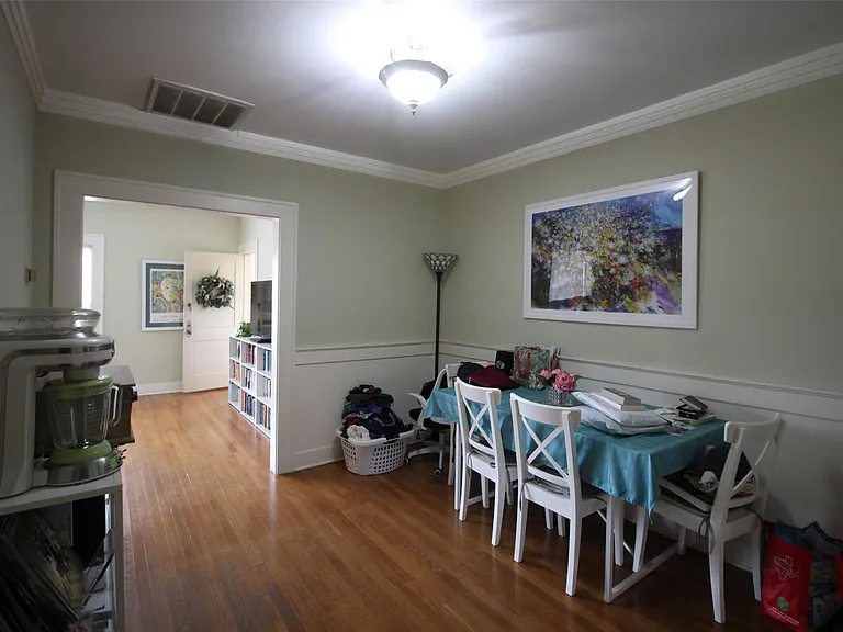 1223 W Gray St — Photo 1