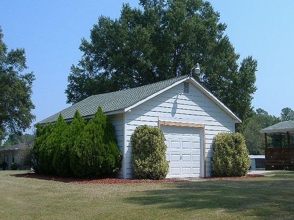 3701 Larkin 1 Car Garage