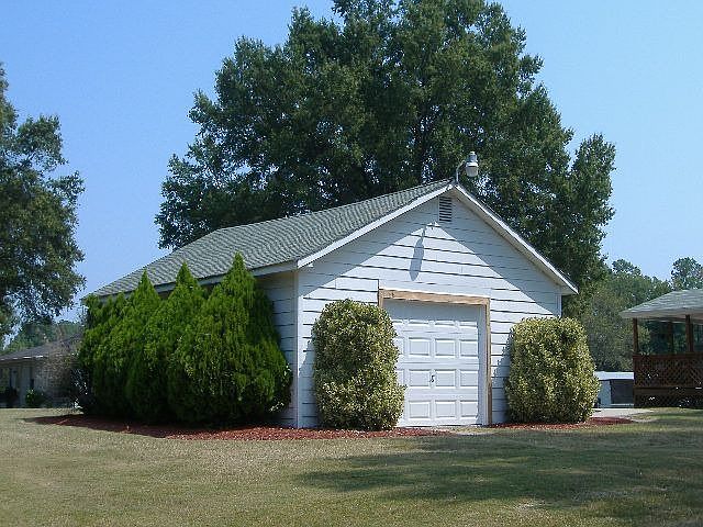 3701 Larkin 1 Car Garage