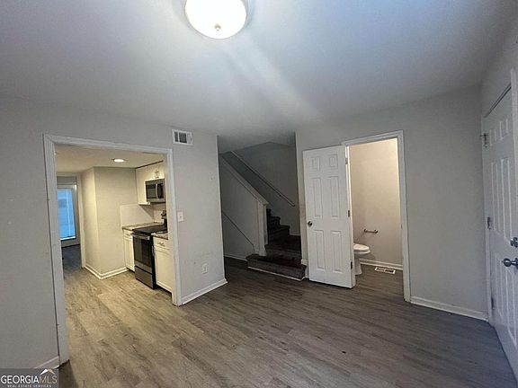 4th image of 2604 Campbellton Rd SW APT D4