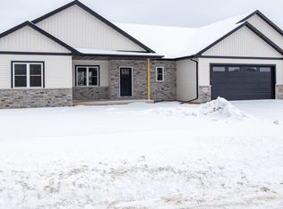 N8912 Harrisville Ct, Menasha, WI 54952